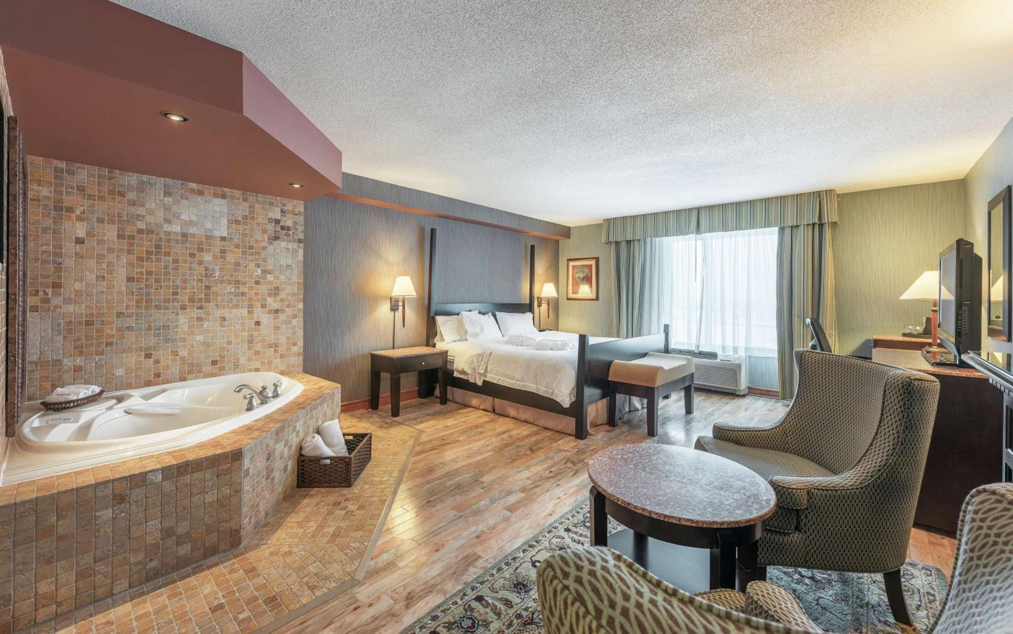 Hampton & By Hilton Hotel 3*