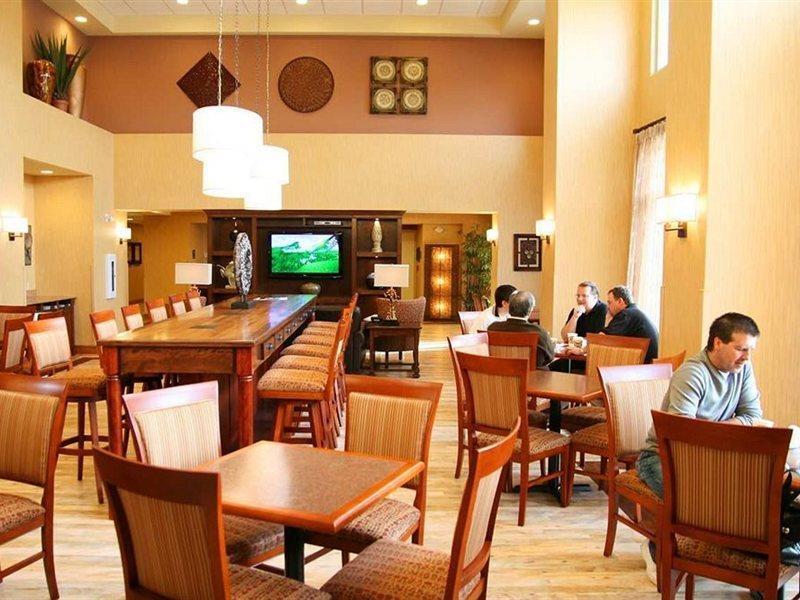 Hotel Hampton & By Hilton Moncton